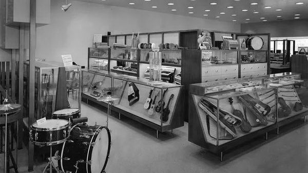 Frandor Shopping Center - Frandor Shopping Center Photo From Lansing State Journal (newer photo)